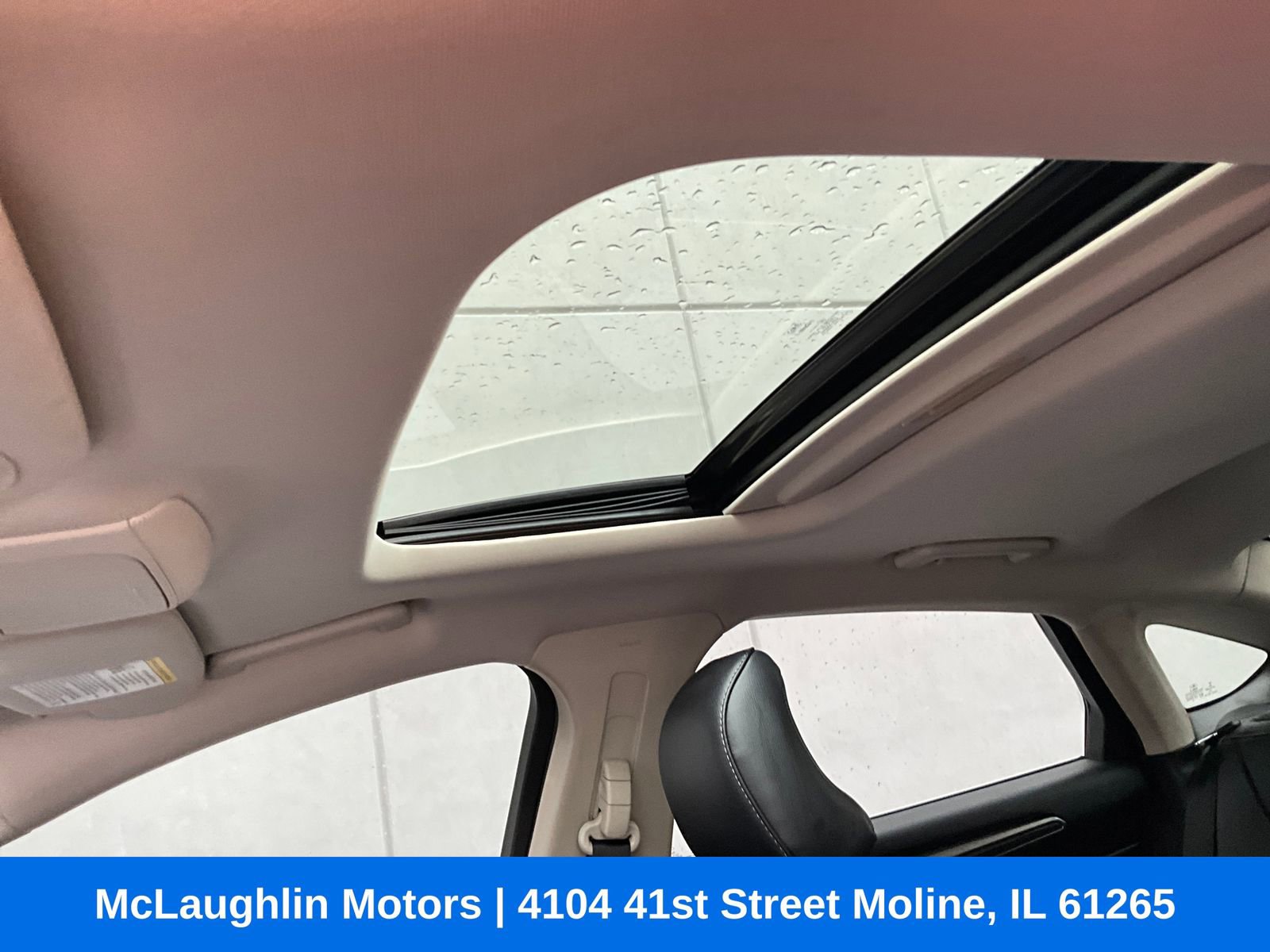 Used 2017 Ford Fusion SE w/ Fusion SE Technology Package AWD/4WD image 26