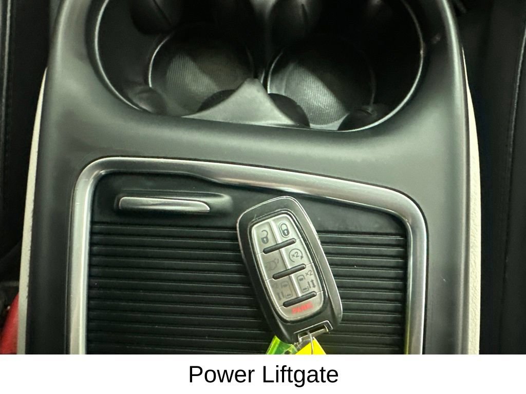 Used 2023 Chrysler Pacifica Touring-L FWD image 36