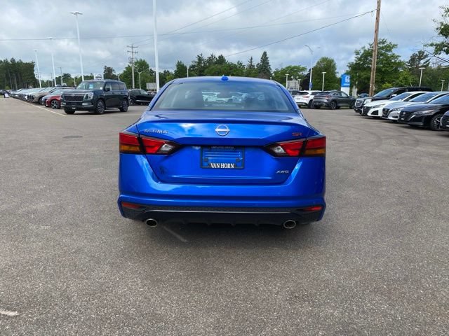Certified 2025 Nissan Altima 2.5 SR w/ SR Premium Package AWD/4WD image 3