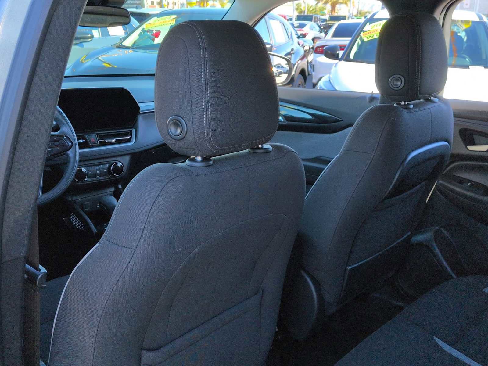 Used 2025 Chevrolet TrailBlazer LS image 35