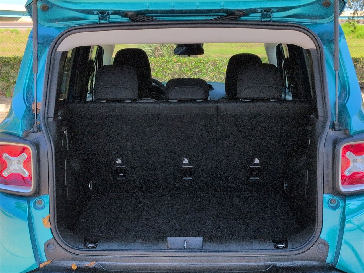 Used 2021 Jeep Renegade Latitude image 21