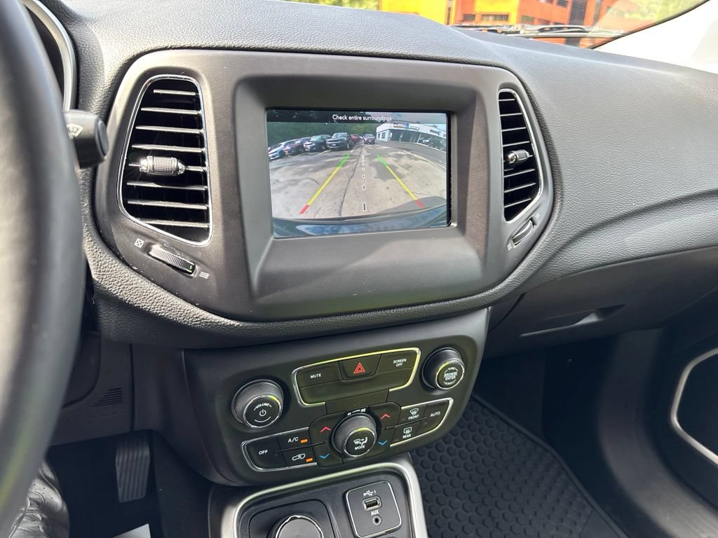 Used 2019 Jeep Compass Latitude w/ Cold Weather Group AWD/4WD image 28