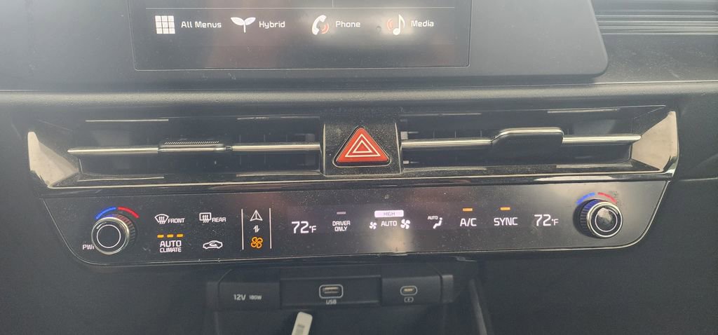 Used 2024 Kia Niro LX FWD image 31