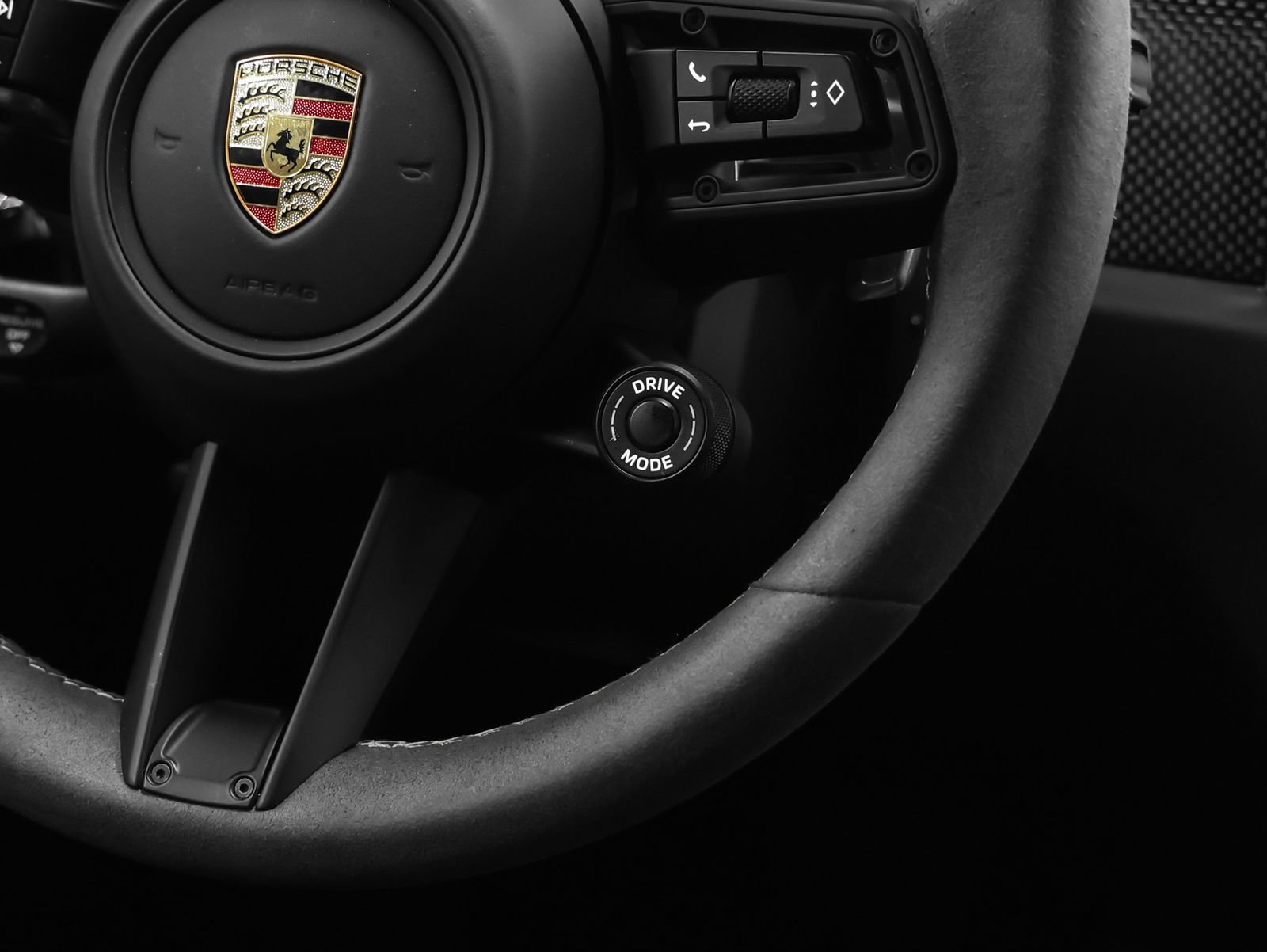 Certified 2024 Porsche Macan GTS w/ GTS Sport Package AWD/4WD image 41