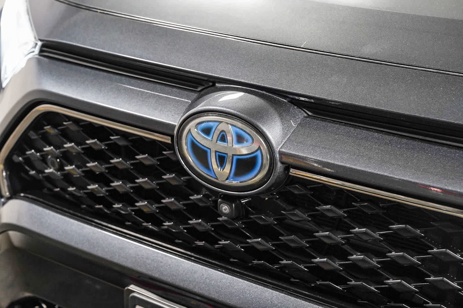 Certified 2021 Toyota RAV4 XSE w/ Premium Package AWD/4WD image 9