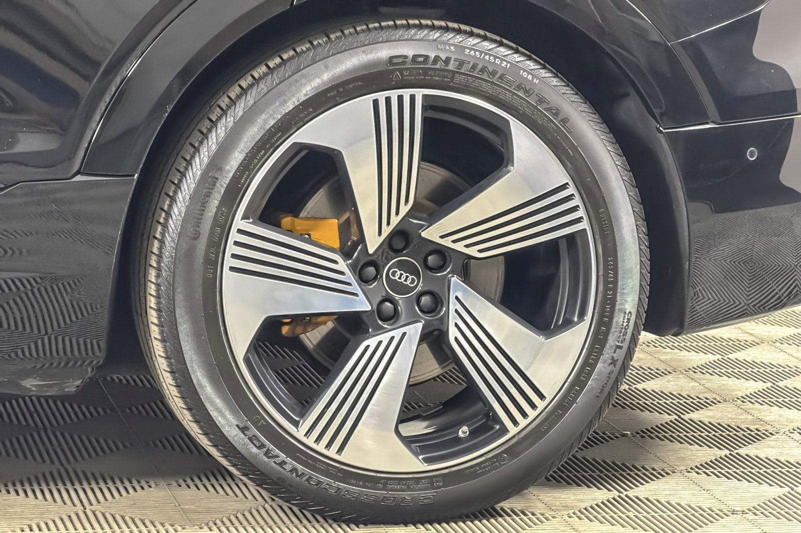 Certified 2023 Audi e-tron Premium Plus AWD/4WD image 26
