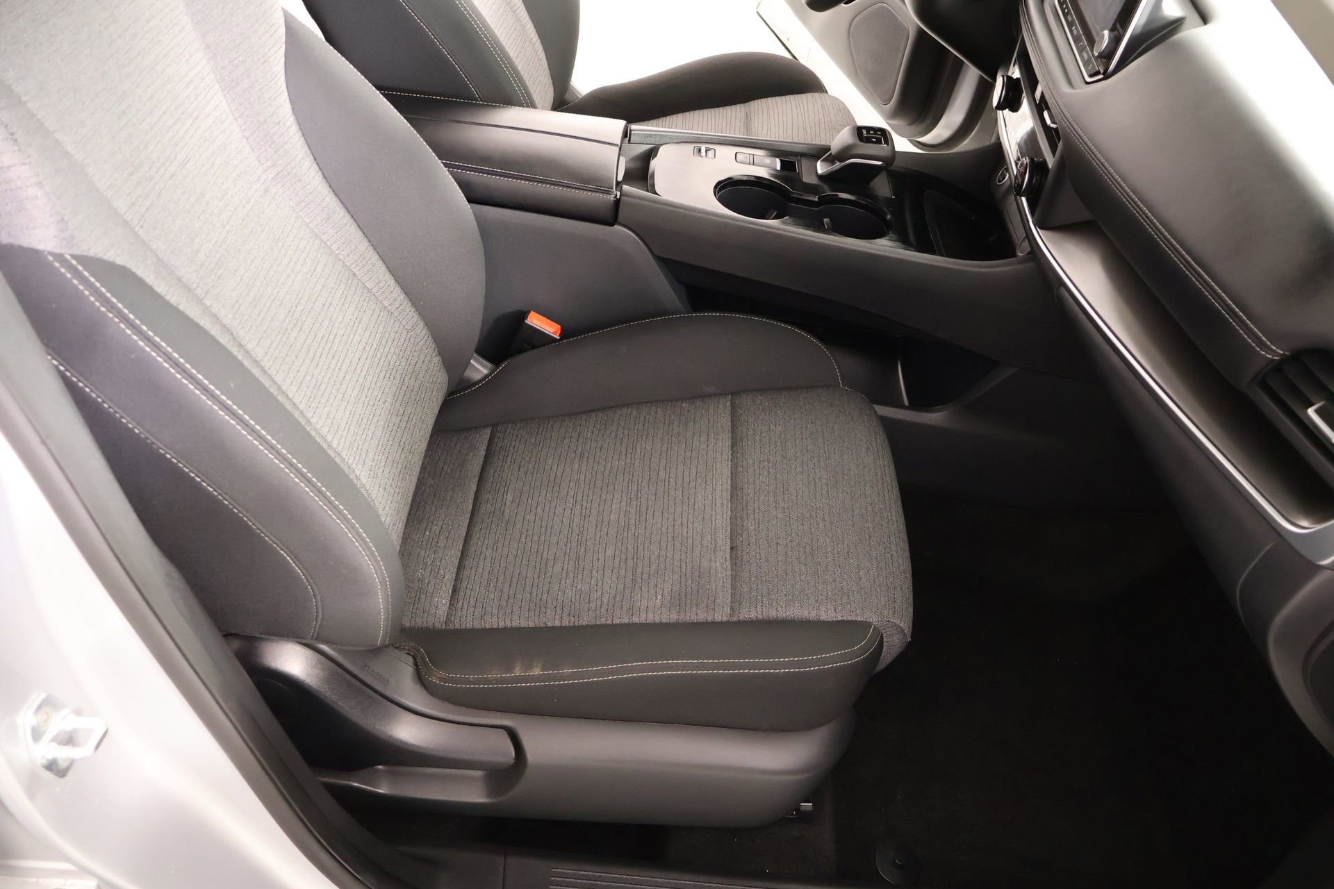 Used 2023 Nissan Rogue SV FWD image 12