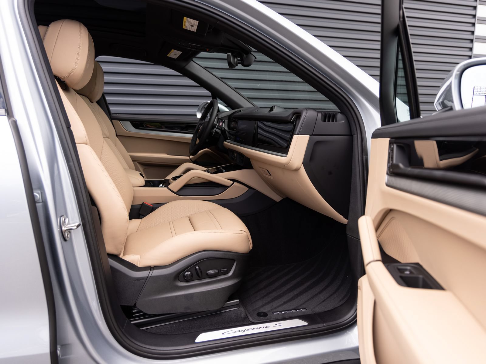 New 2026 Porsche Cayenne S AWD/4WD image 33