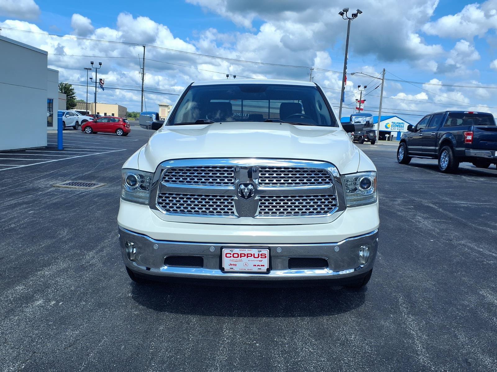Used 2018 RAM 1500 Laramie w/ Convenience Group AWD/4WD image 2