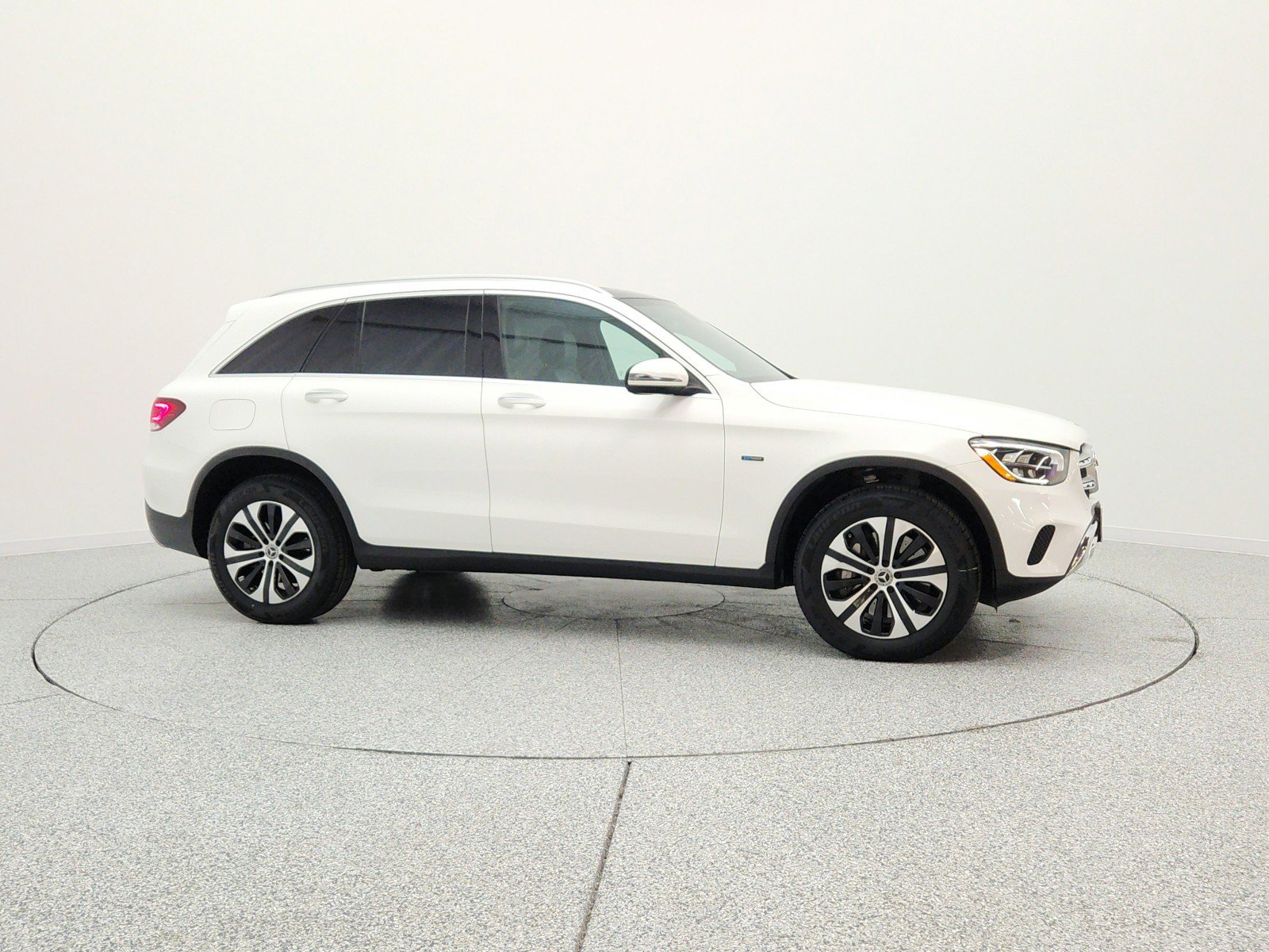 Used 2020 Mercedes-Benz GLC 350e 4MATIC image 4