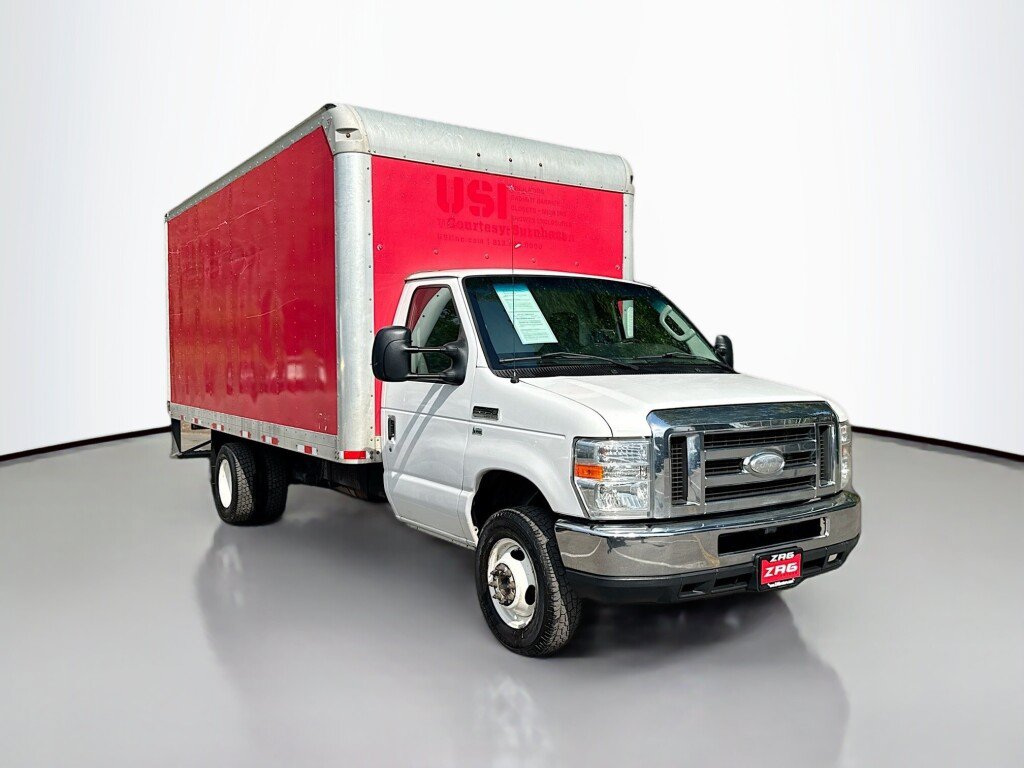 Used 2015 Ford E-350 and Econoline 350 Super Duty RWD image 1