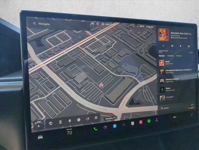 Used 2022 Tesla Model X Plaid image 9