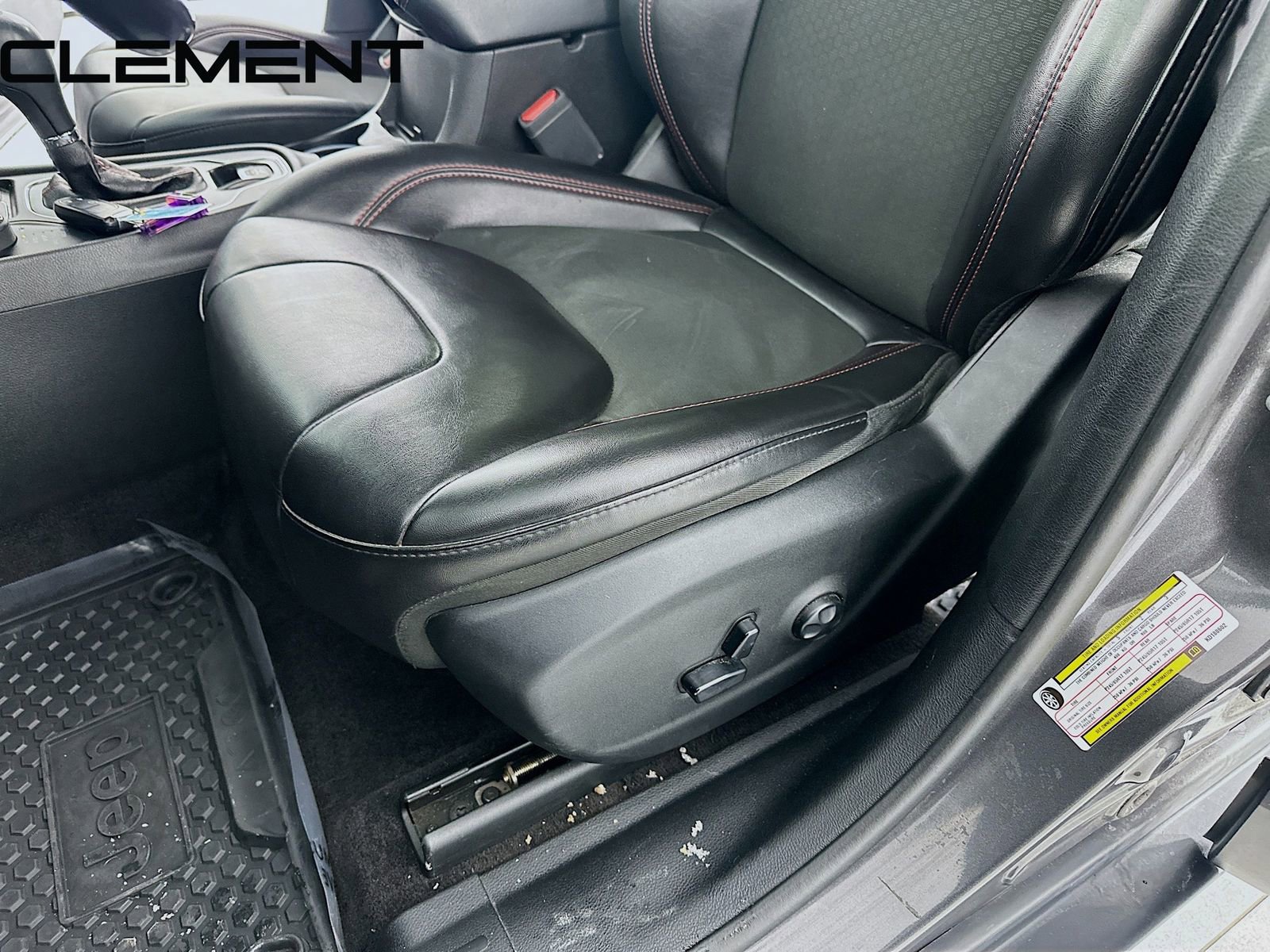 Used 2019 Jeep Cherokee Trailhawk w/ Cold Weather Group image 28