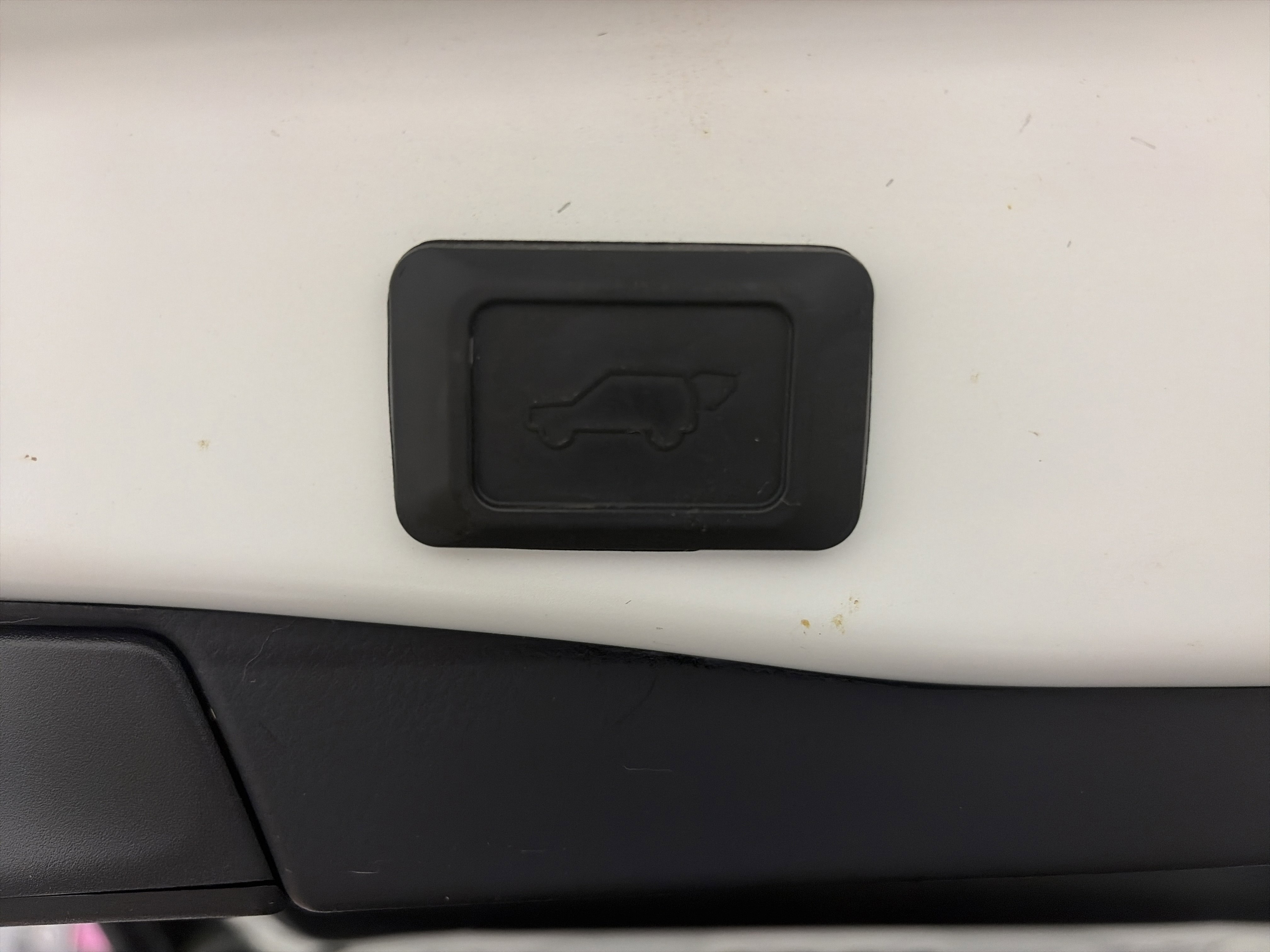 Used 2022 Toyota RAV4 XLE Premium image 31