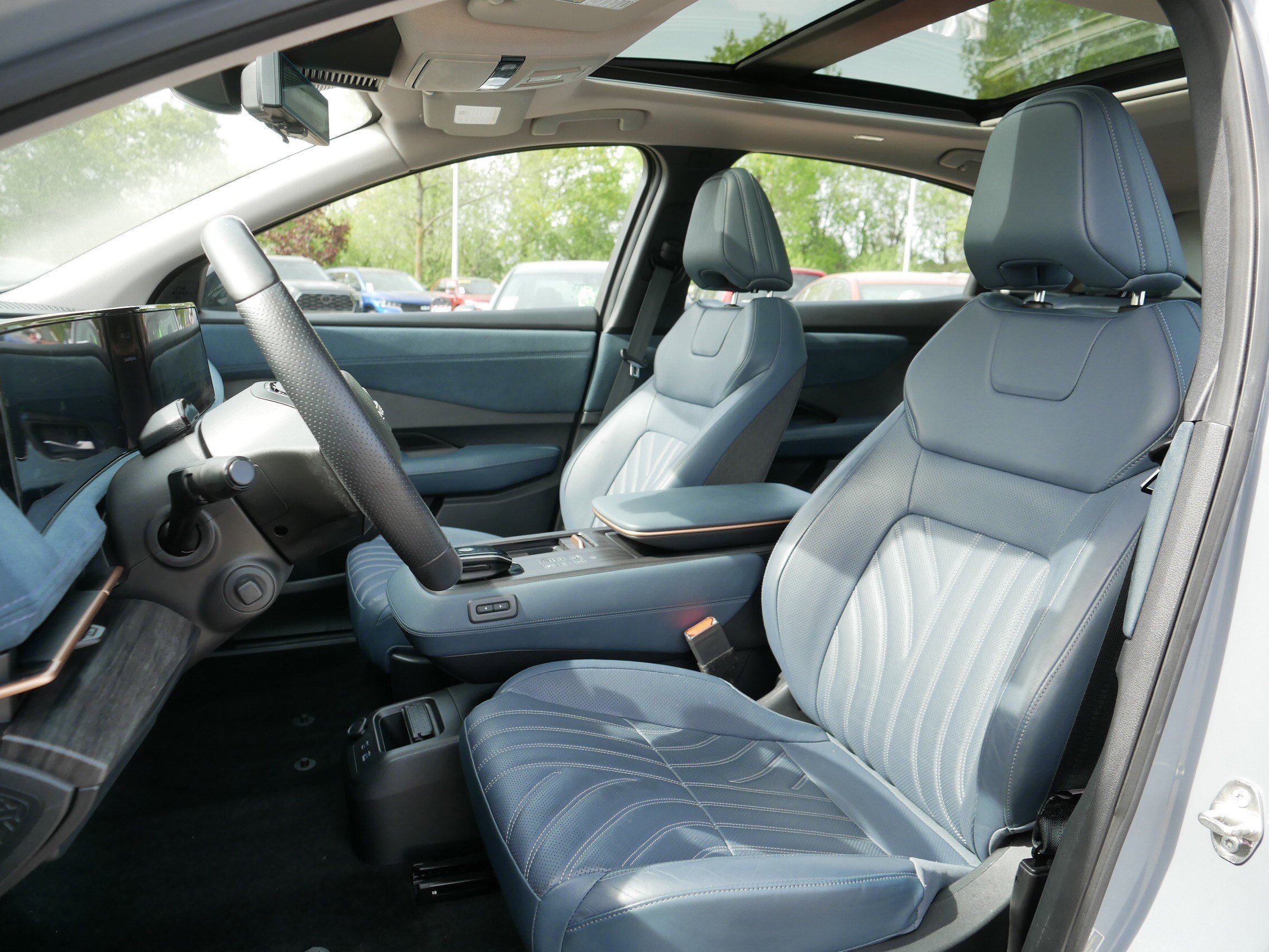 Certified 2023 Nissan Ariya AWD/4WD image 33