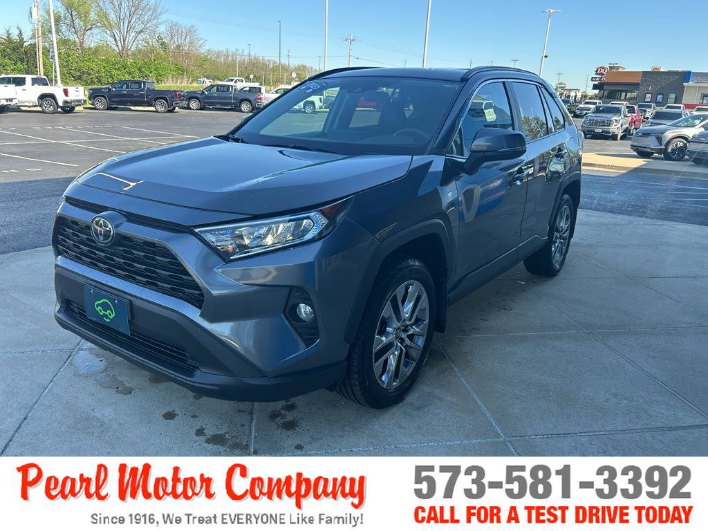 Used 2020 Toyota RAV4 XLE Premium AWD/4WD image 7