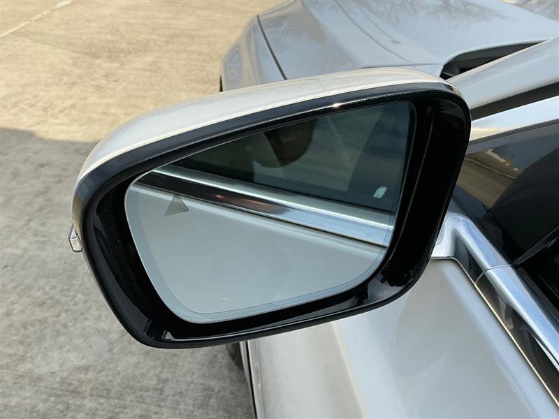 Used 2017 BMW 740i xDrive image 14