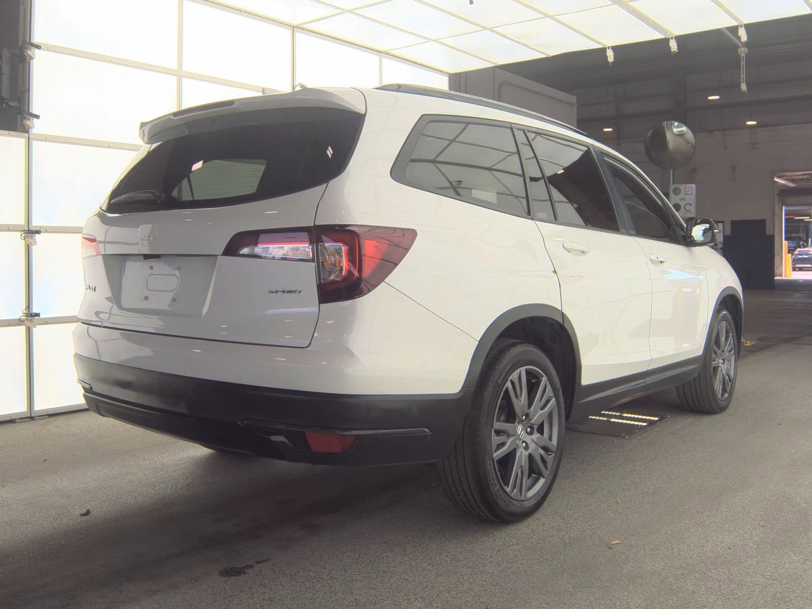 Used 2022 Honda Pilot Sport image 6