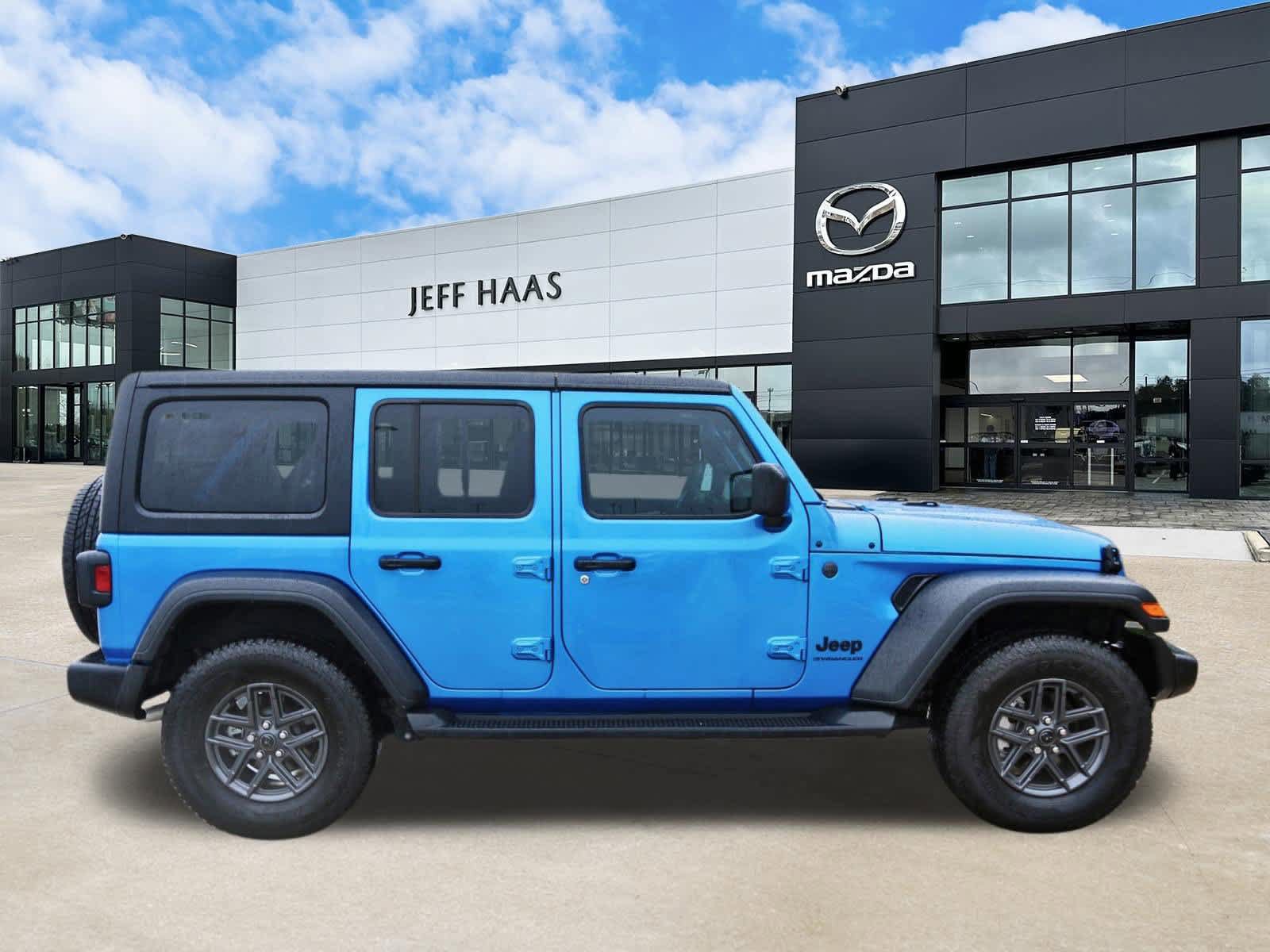 Used 2025 Jeep Wrangler Unlimited Sport AWD/4WD image 5