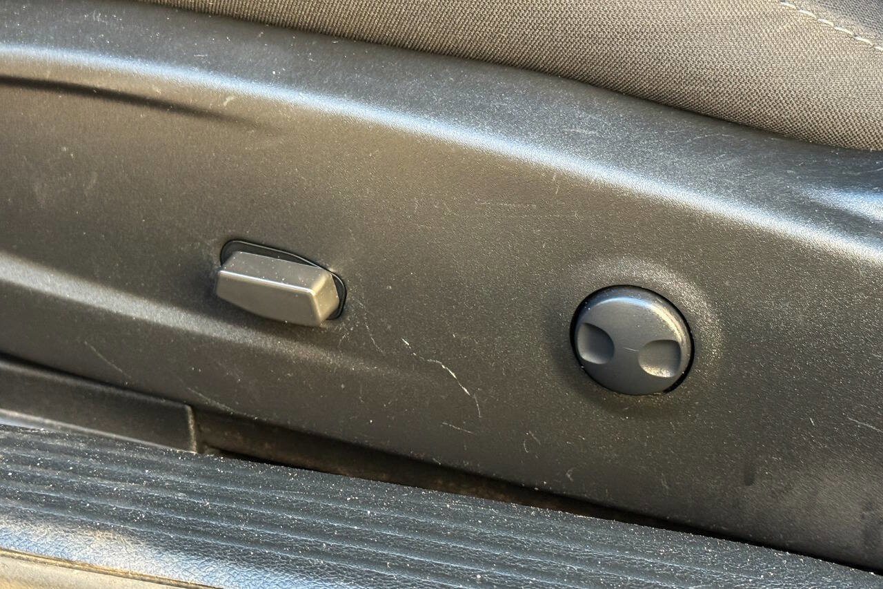 Used 2022 Dodge Challenger R/T Scat Pack w/ Shaker Package image 16