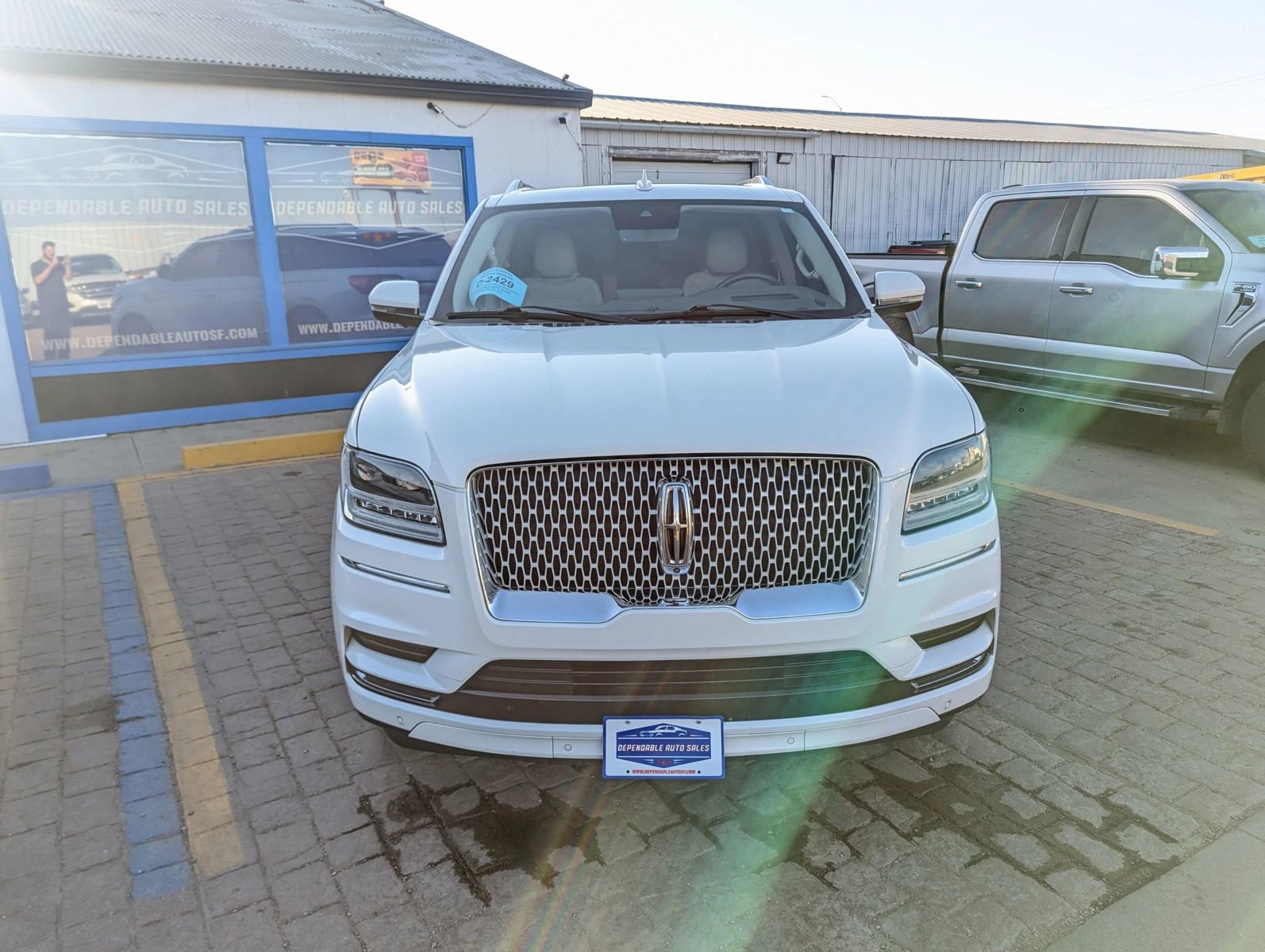 Used 2021 Lincoln Navigator L Reserve image 2