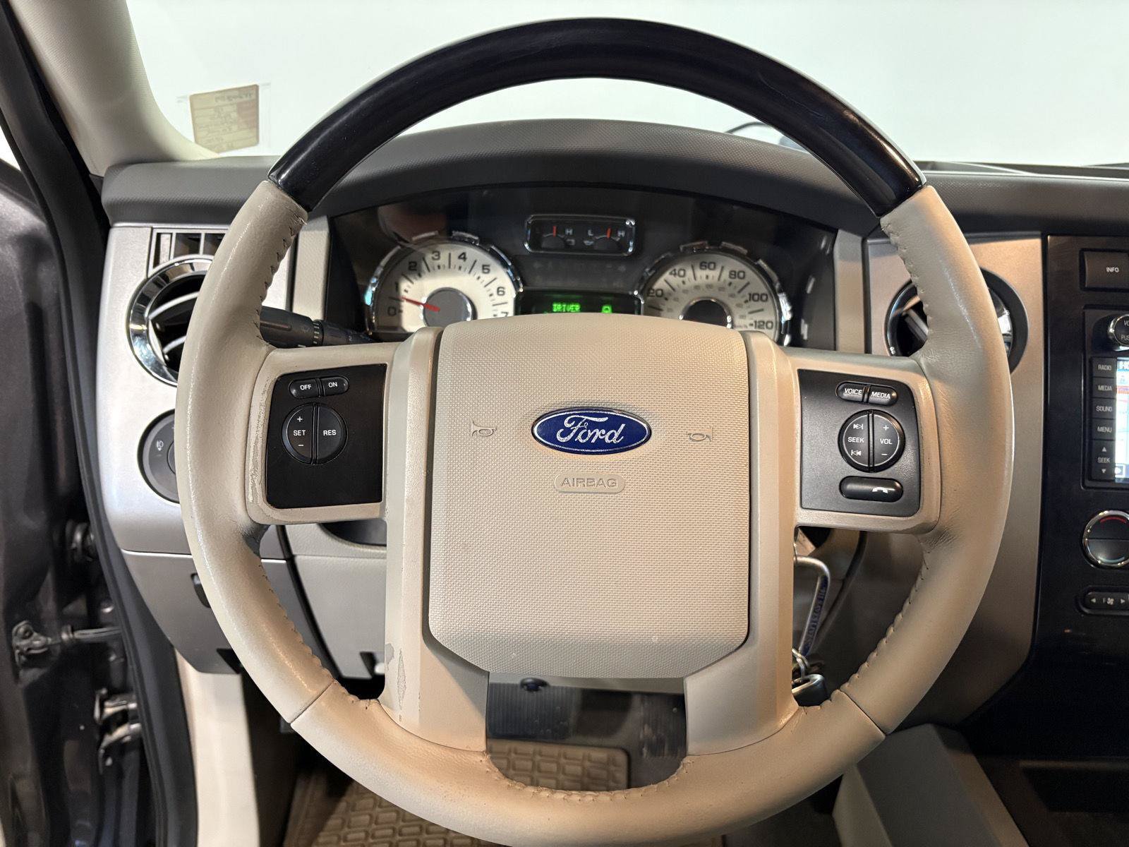 Used 2012 Ford Expedition Limited AWD/4WD image 17