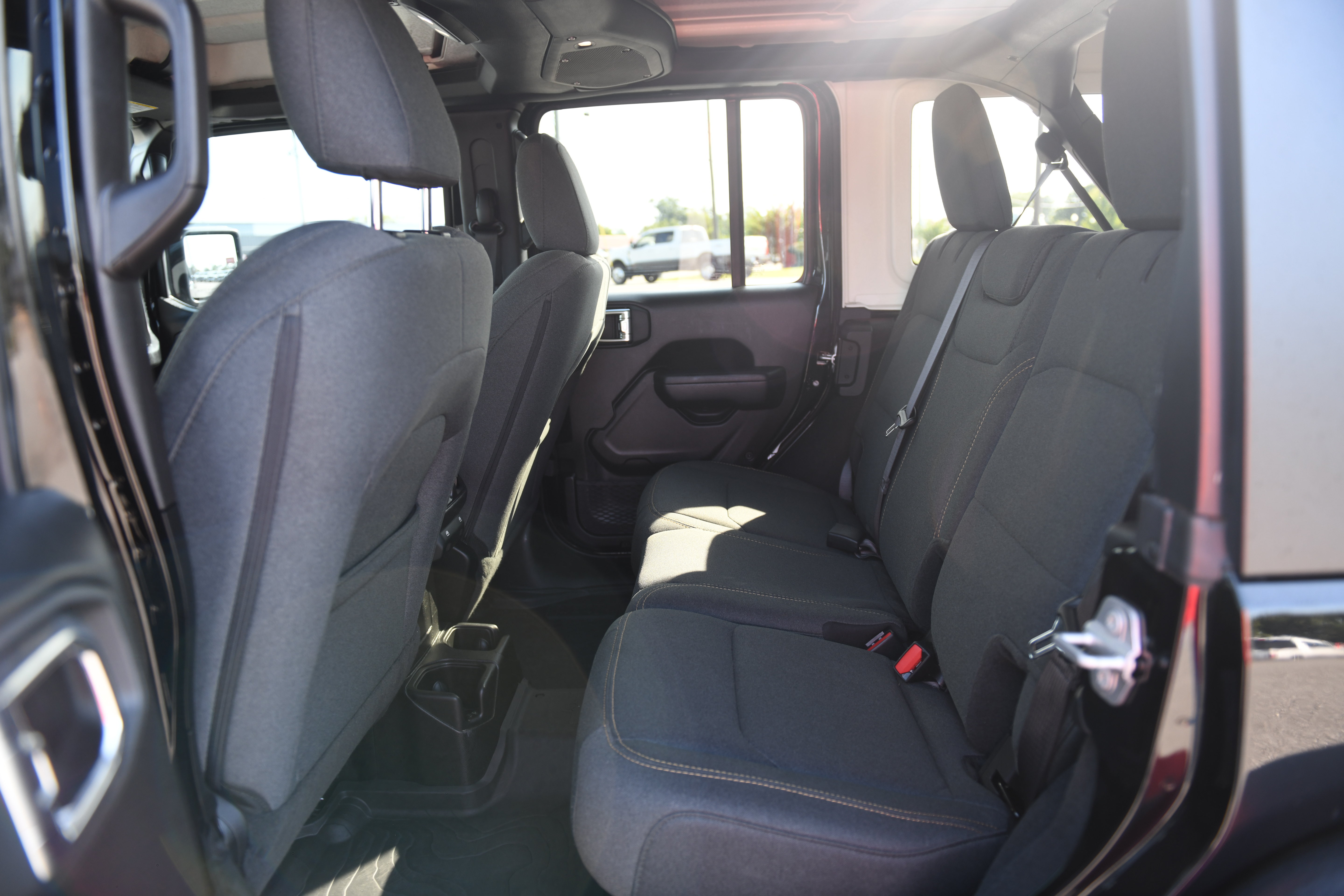 Used 2025 Jeep Wrangler Unlimited Sport AWD/4WD image 13