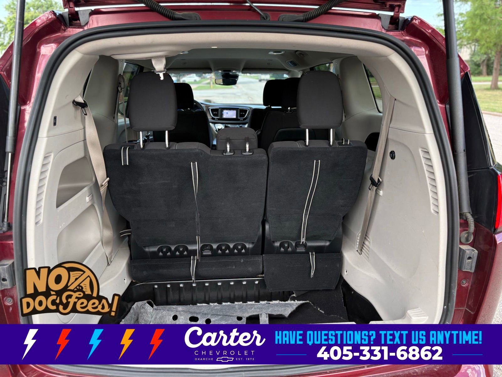Used 2023 Chrysler Voyager LX FWD image 13