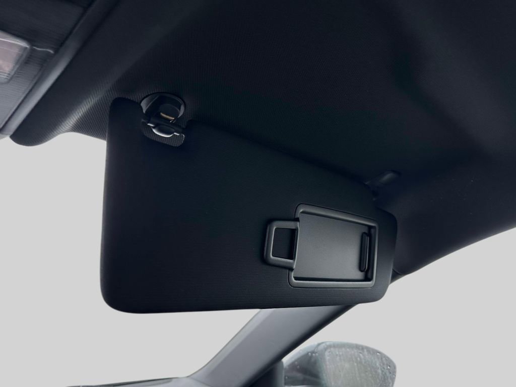 Used 2025 Volkswagen Jetta Sport image 33