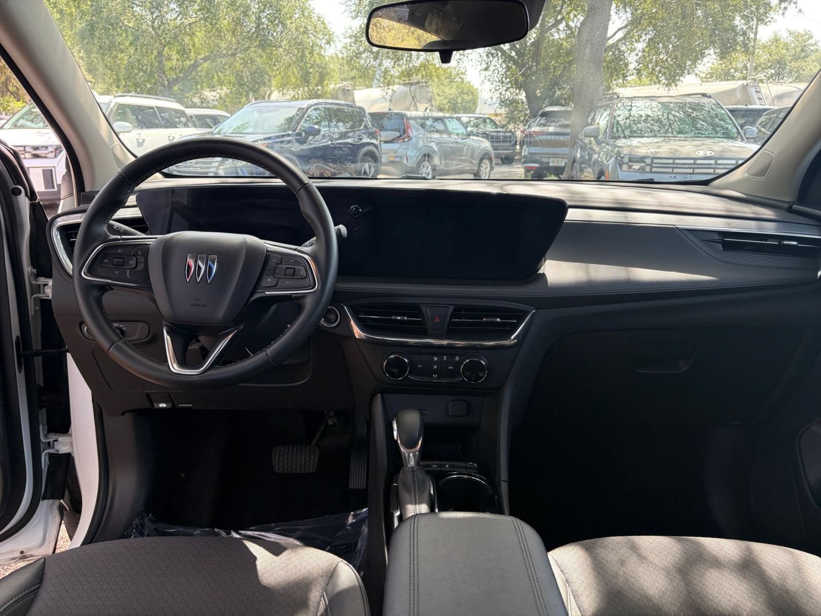 Used 2025 Buick Encore GX Preferred FWD image 32