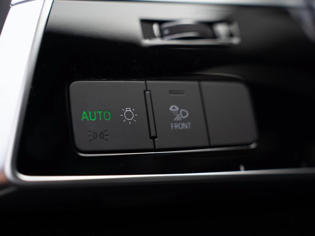 Certified 2025 Audi Q8 Premium Plus w/ Premium Plus Package AWD/4WD image 29
