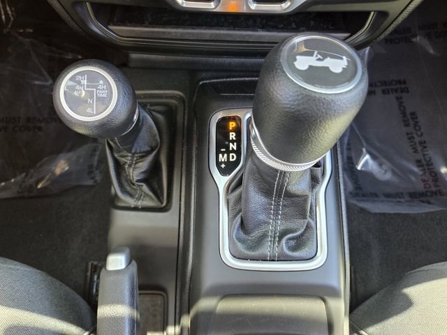 Used 2025 Jeep Wrangler Unlimited Sahara AWD/4WD image 29