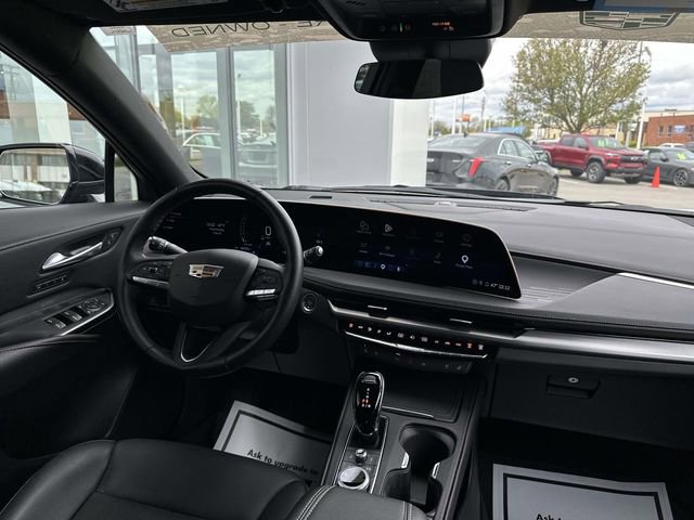 Certified 2025 Cadillac XT4 Premium Luxury AWD/4WD image 30