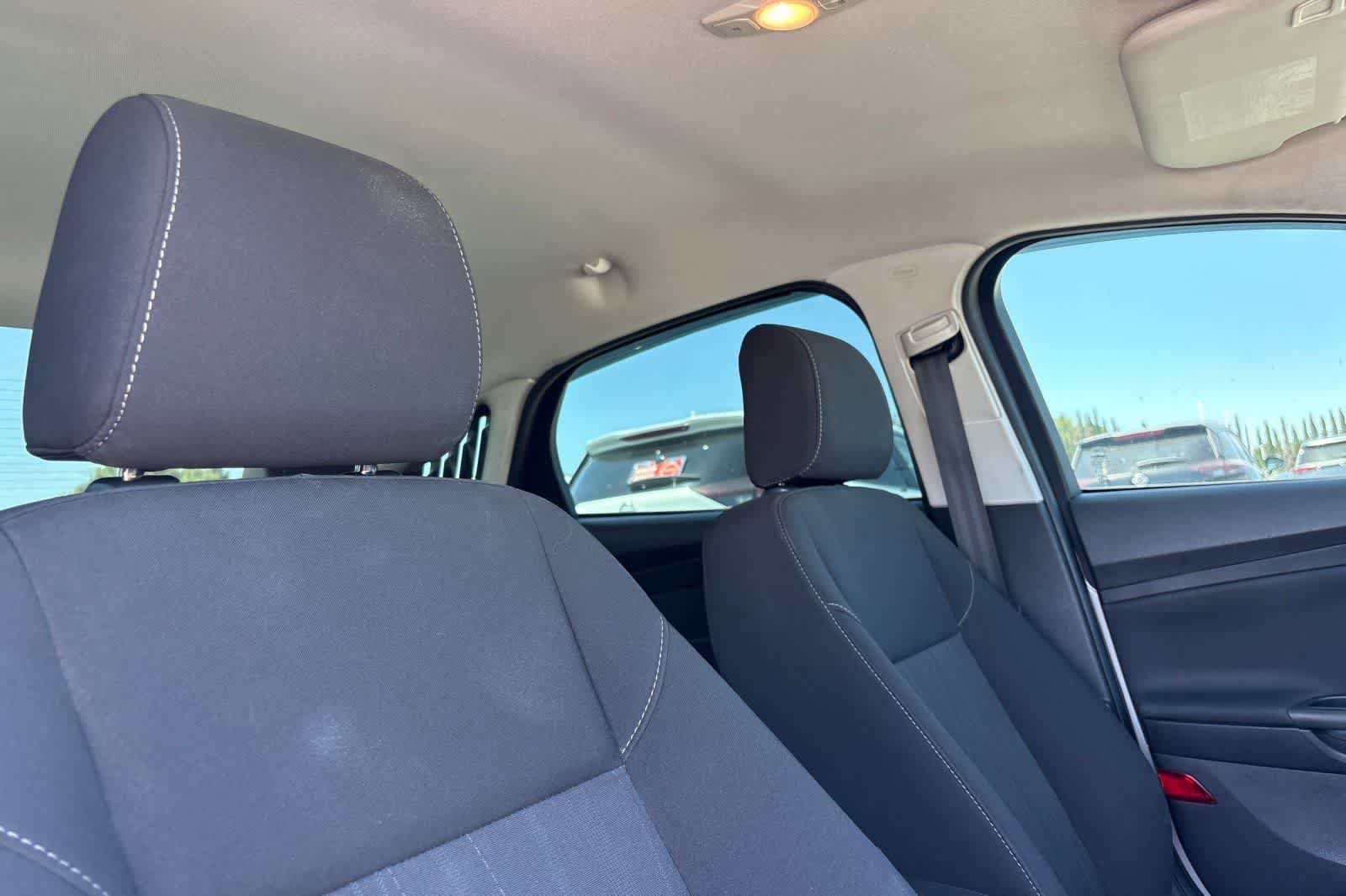 Used 2015 Ford Focus SE w/ SE Sport Package FWD image 18