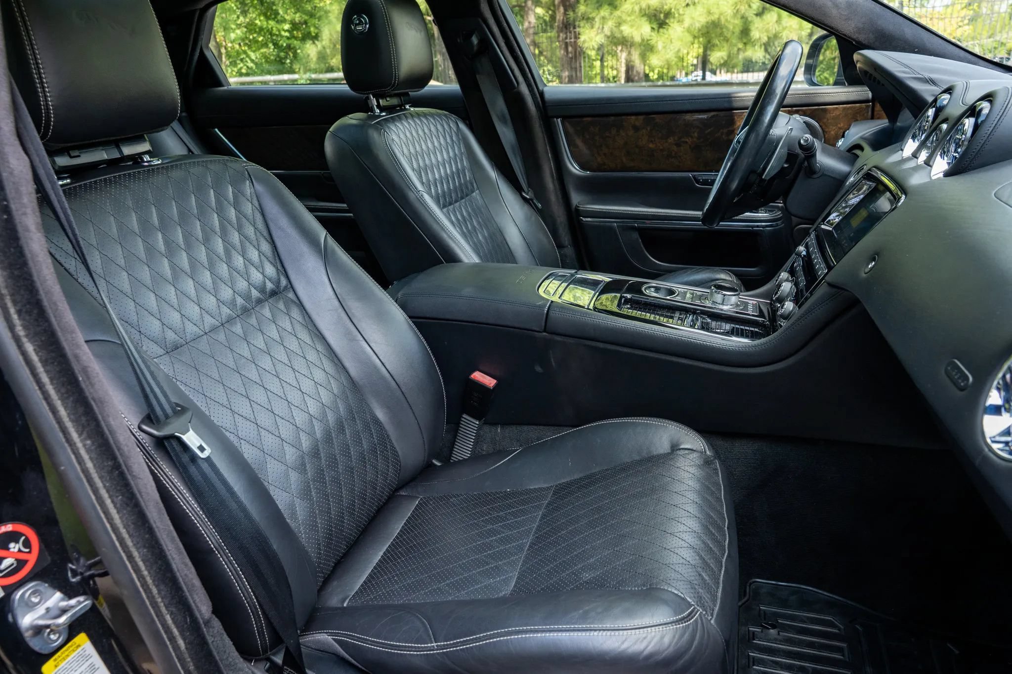 Used 2019 Jaguar XJ L Supercharged RWD image 16