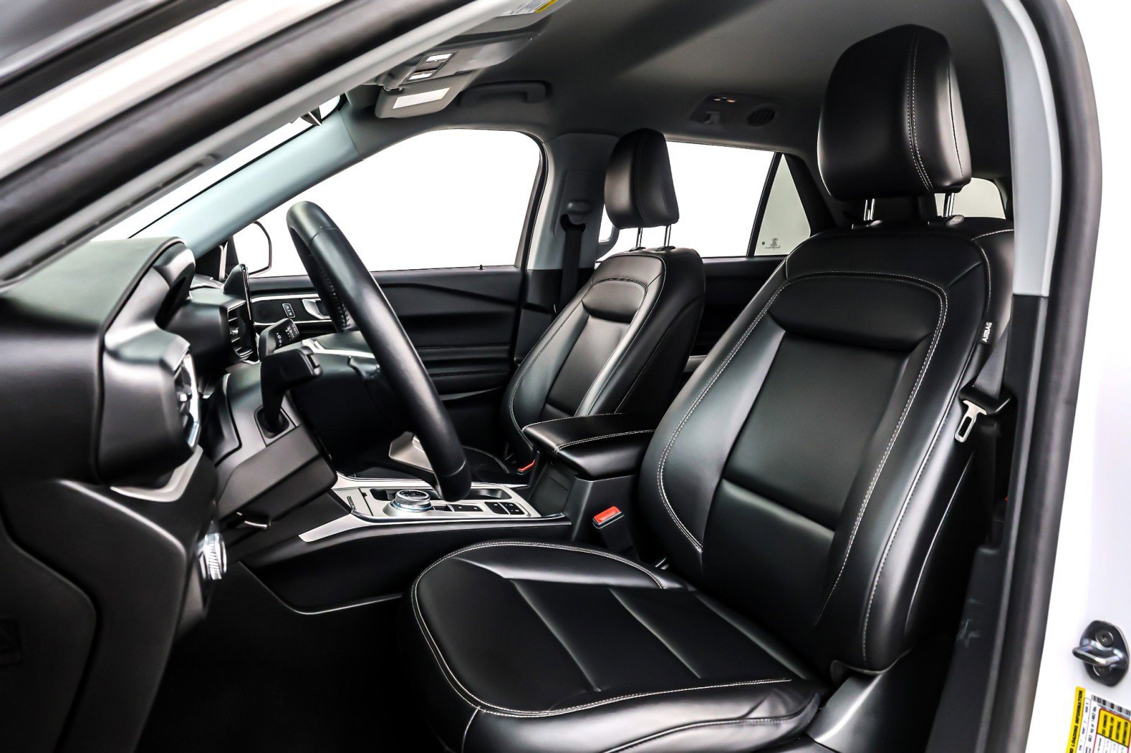 Used 2023 Ford Explorer XLT w/ Equipment Group 202A image 17