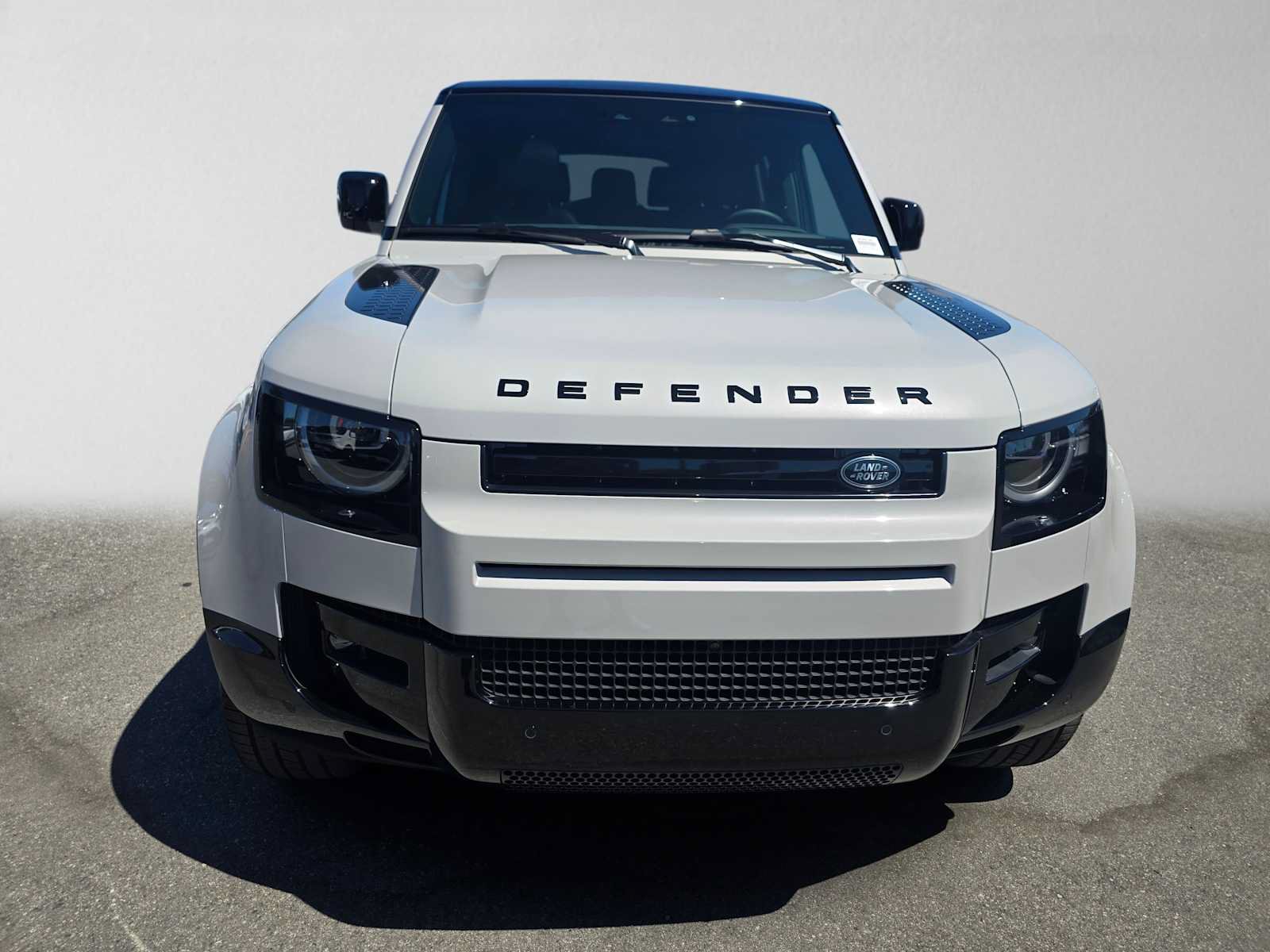 New 2026 Land Rover Defender 130 X-Dynamic SE AWD/4WD image 8
