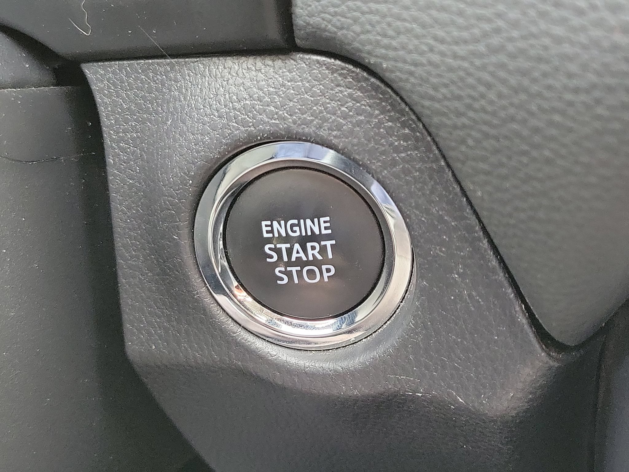 Used 2025 Toyota RAV4 XLE FWD image 16