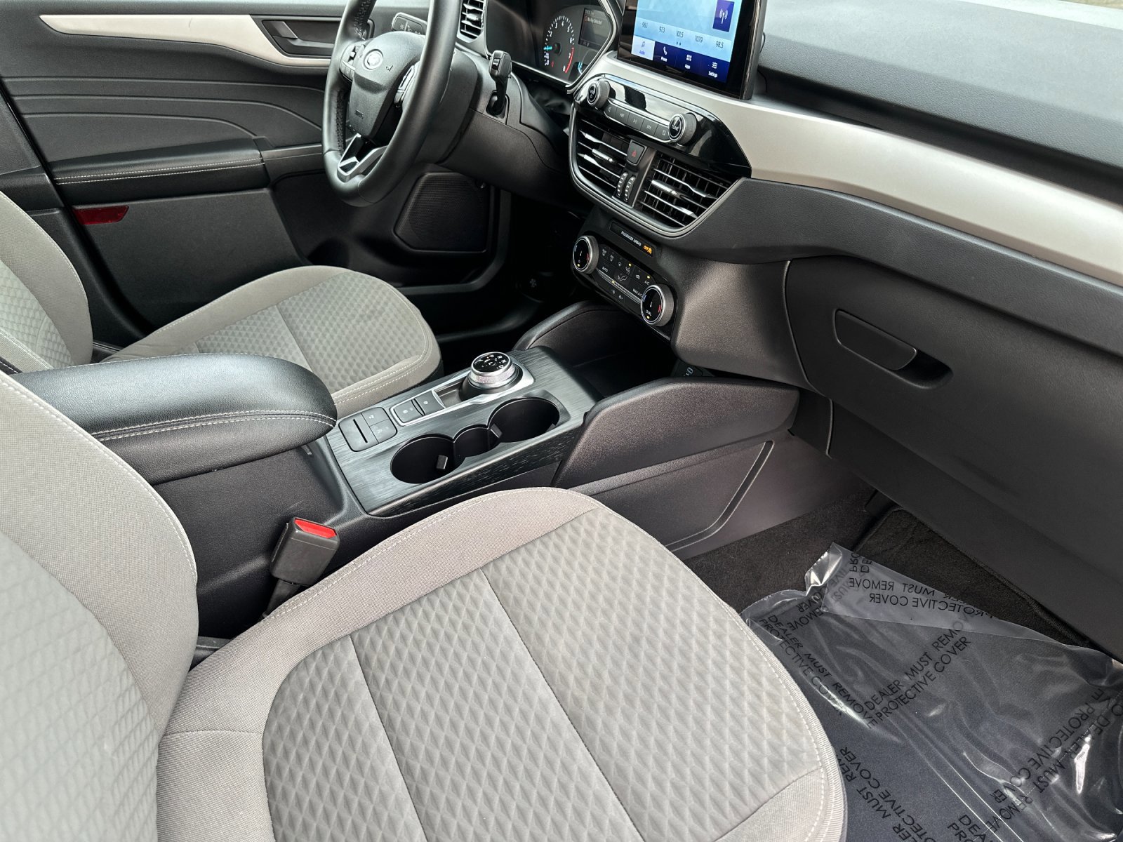 Certified 2022 Ford Escape SE w/ SE Sport Appearance Package image 17