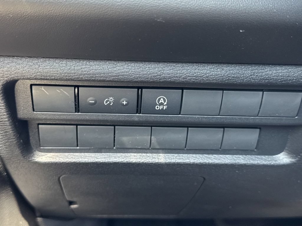 New 2026 Mitsubishi Outlander LE FWD image 18