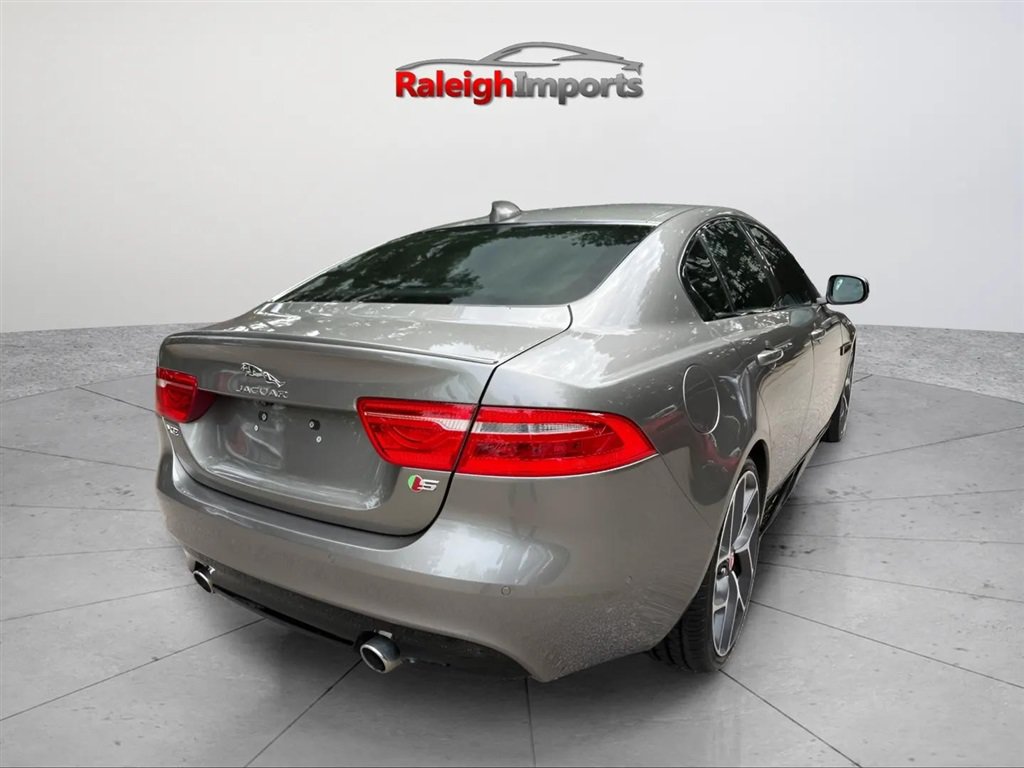 Used 2019 Jaguar XE S RWD image 5