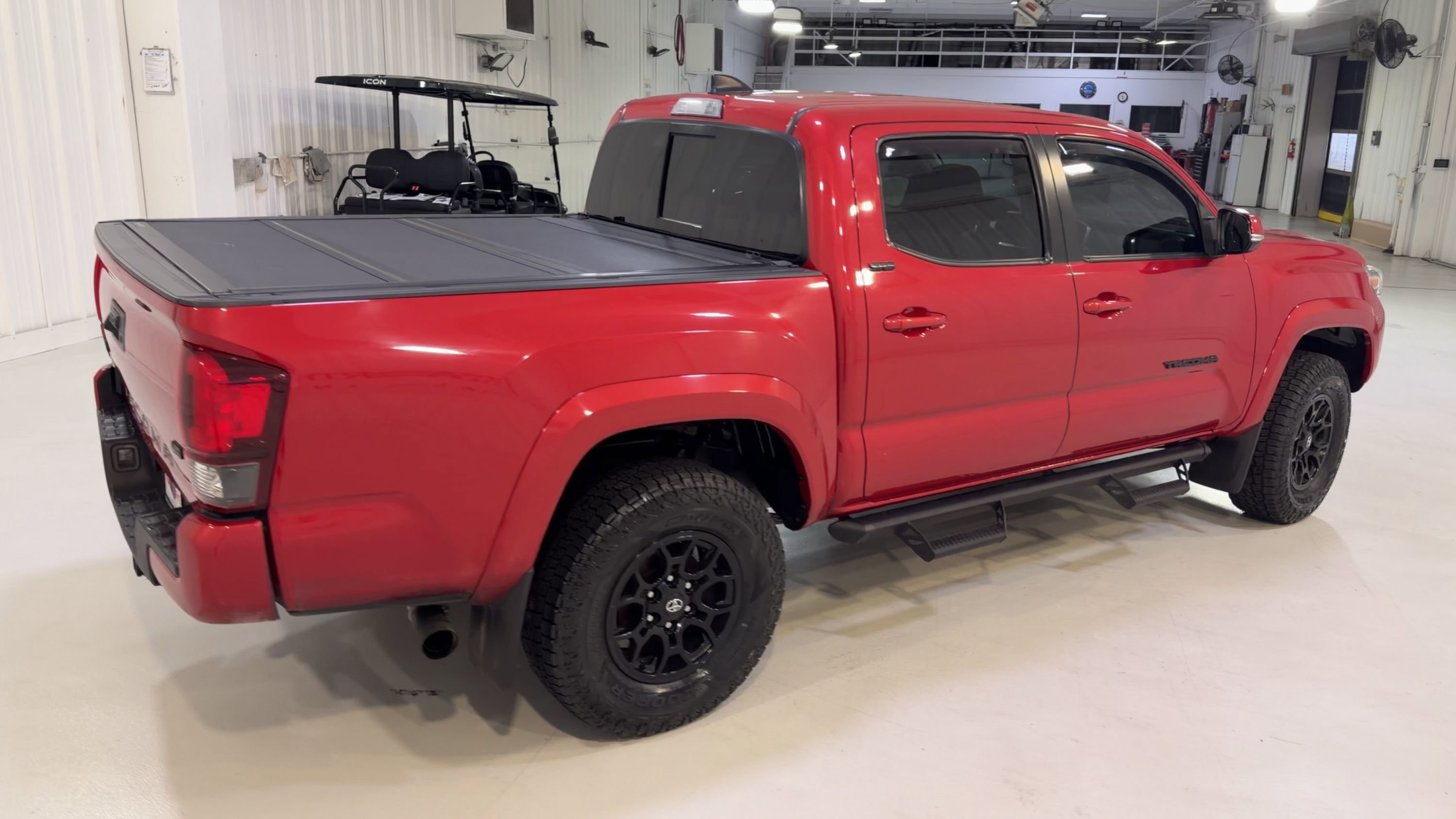 Used 2021 Toyota Tacoma SR5 w/ Technology Package AWD/4WD image 9