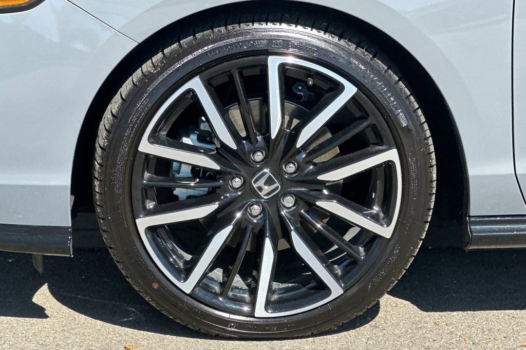 Certified 2025 Honda Accord Touring image 25