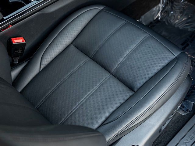 Used 2025 Land Rover Range Rover Evoque S image 28