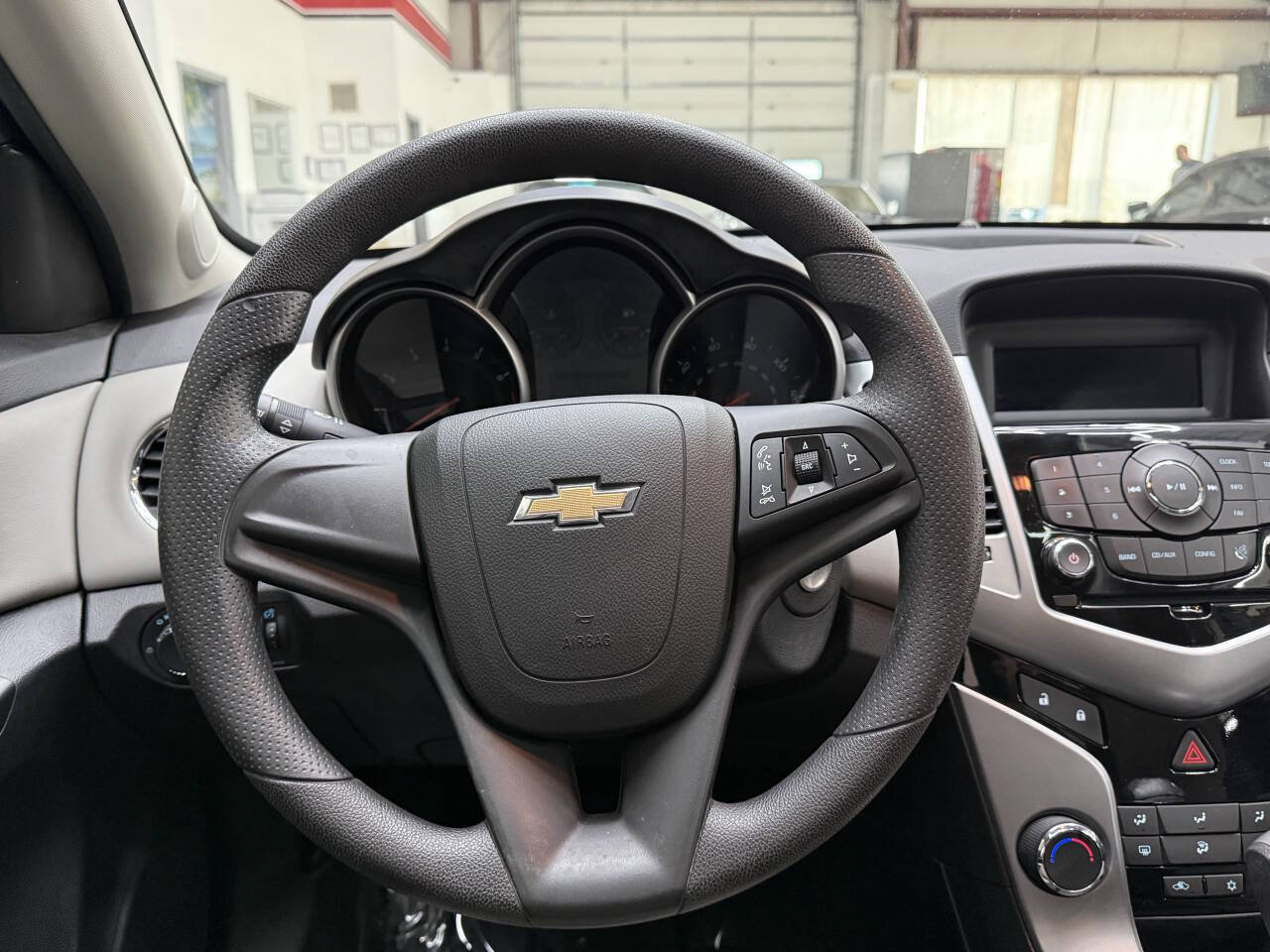 Used 2014 Chevrolet Cruze LS FWD image 22