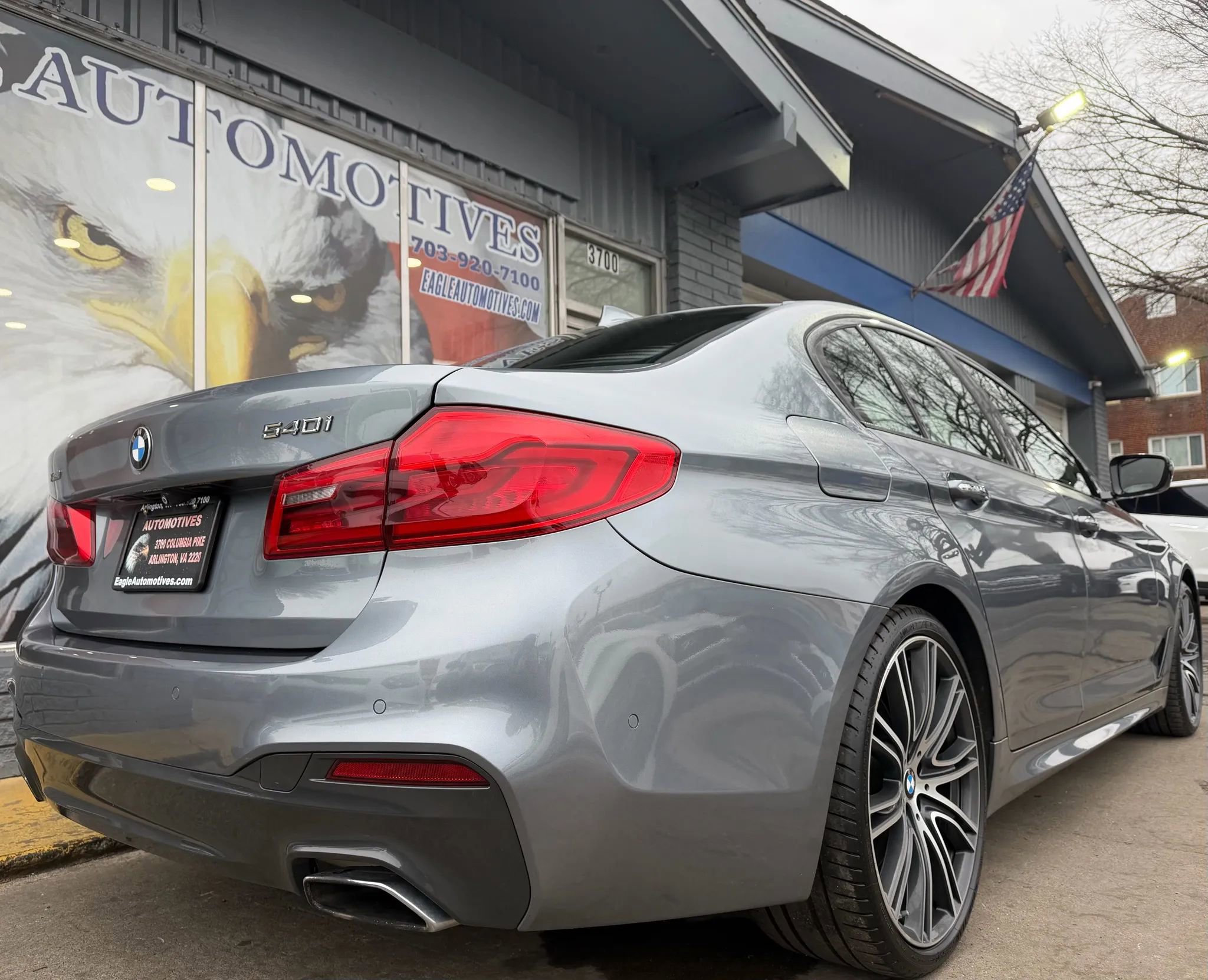 Used 2017 BMW 540i xDrive image 3