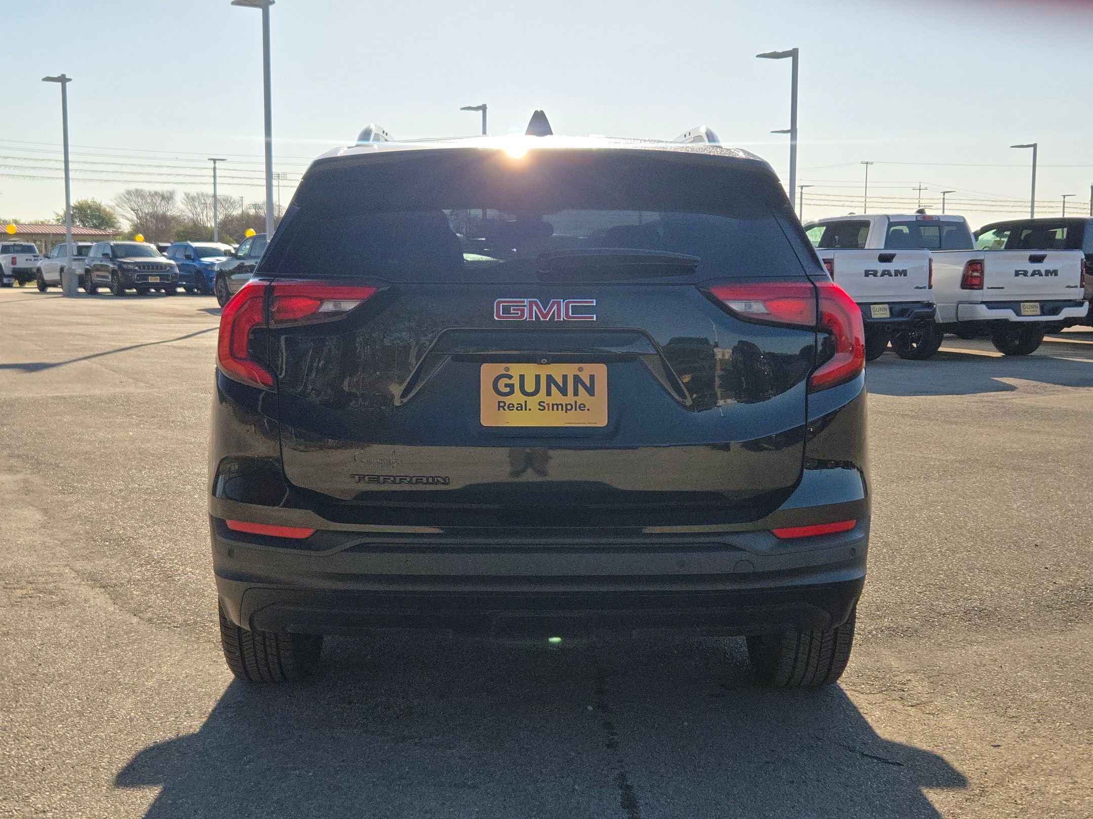 Used 2020 GMC Terrain SLE w/ Driver Convenience Package image 4