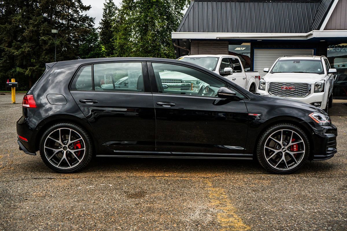 Used 2018 Volkswagen GTI SE FWD image 19
