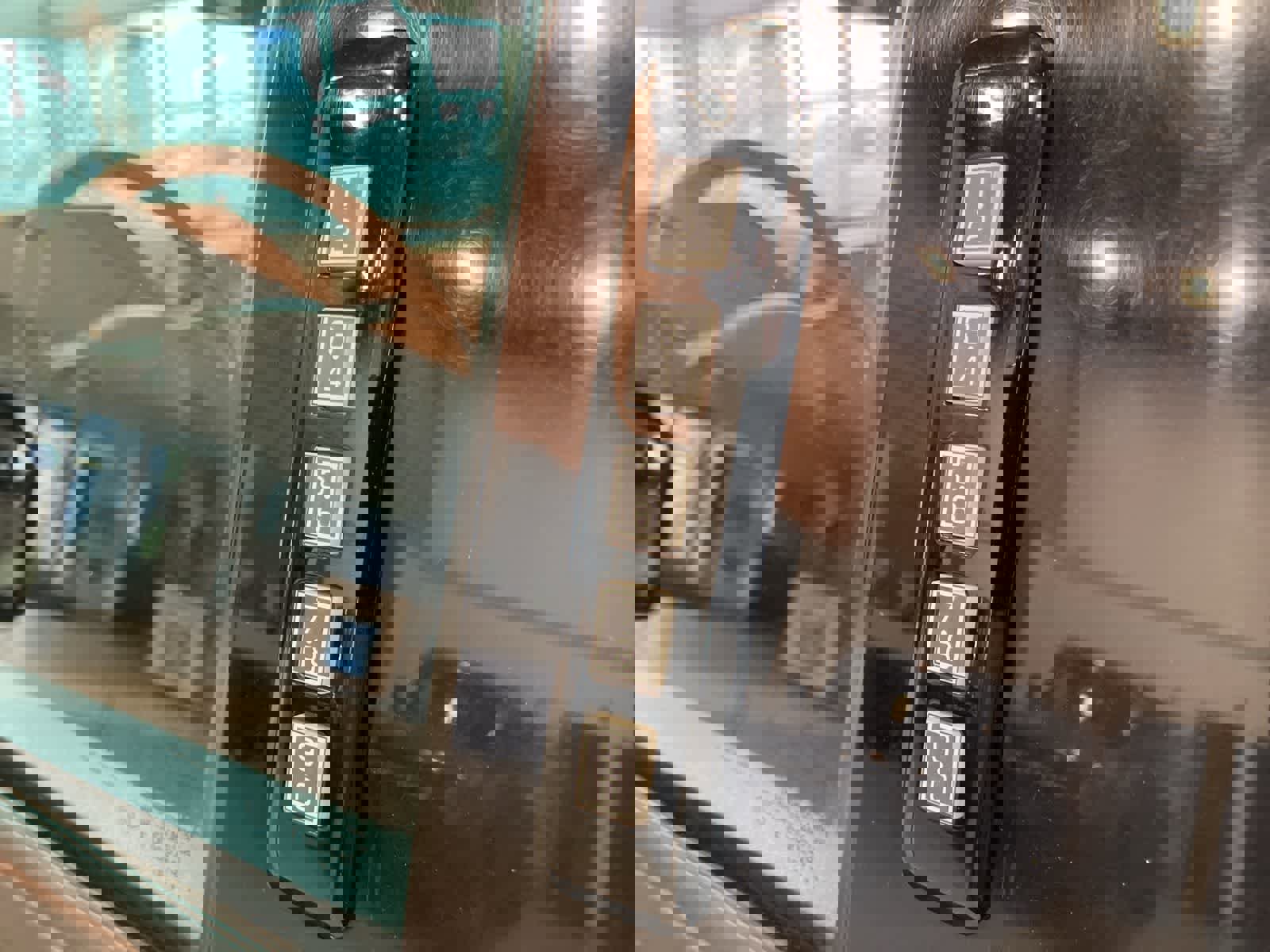 Used 2019 Ford F150 XLT w/ Equipment Group 302A Luxury image 10