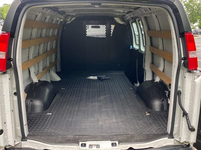 Used 2022 GMC Savana 2500 w/ Driver Convenience Package RWD image 27